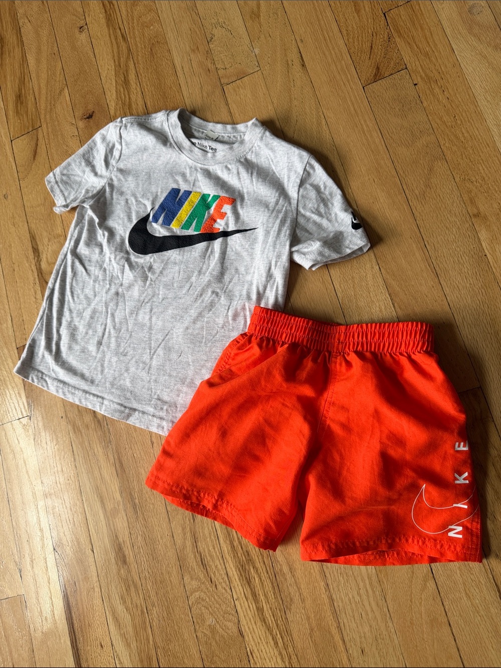 Nike boys 2pc tee and shorts set